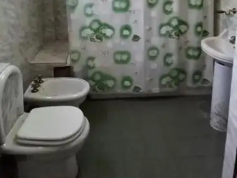 Casa en venta - 4 Dormitorios 1 Baño - 1.500Mts2 - Ezeiza