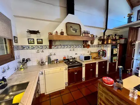 Casa en Venta con 6 cocheras