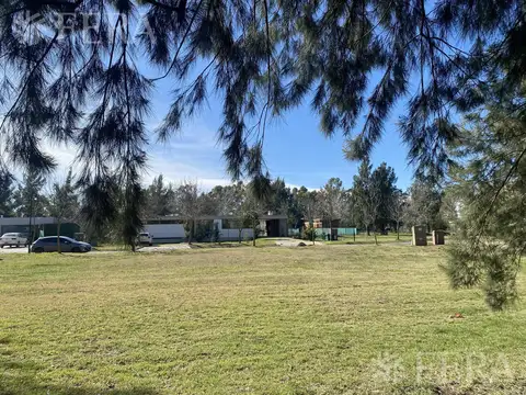 Venta de lote perimetral de 911,81 m2 en Club Miralagos 2