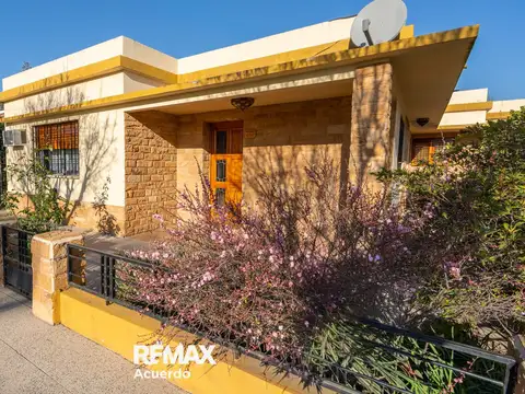 VENTA CASA EN LA VIOLETA - PILETA - COCHERA X6