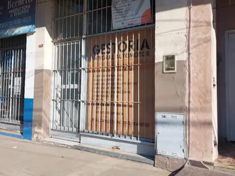 Local en Alquiler en Villa Gobernador Udaondo, $ 420.000