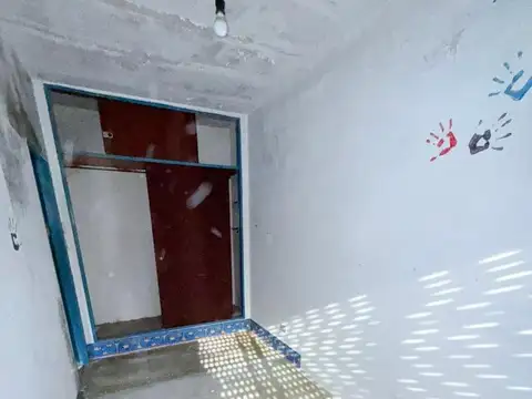 CASA + 2 DEPARTAMENTOS + LOCAL - VENTA EN BLOCK