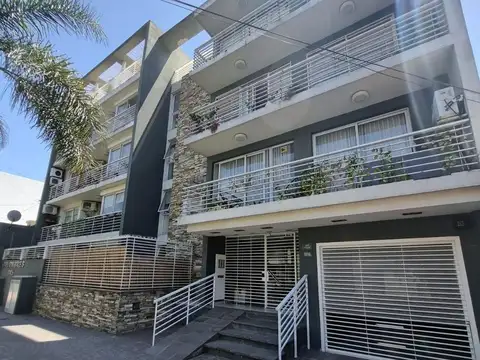 Alquiler departamento 4 ambientes en Lomas de Zamora con baulera