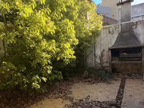 CASA A RECICLAR CIUDADELA IDEAL INVERSOR/USO COMER