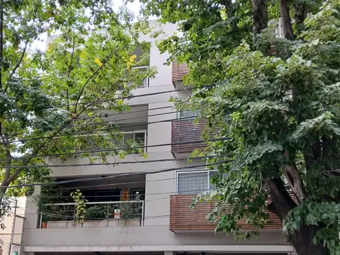 Departamento dos ambientes con cochera en alquiler en San Isidro Vias / Rolon