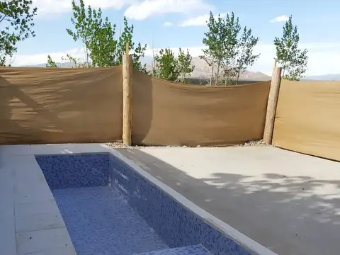 Casa en Alquiler con 2 cocheras