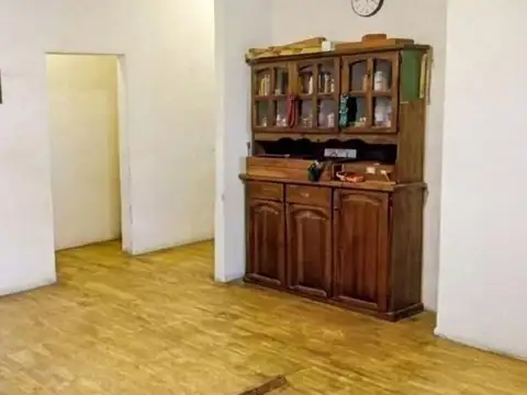CASA/LOTE EN FRANCISCO ALVAREZ, MORENO 