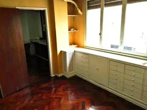 OPORTUNIDAD OFICINA A RECICLAR PISO DE 46,38 M2