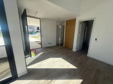 Casa 4 ambientes con 4 baños