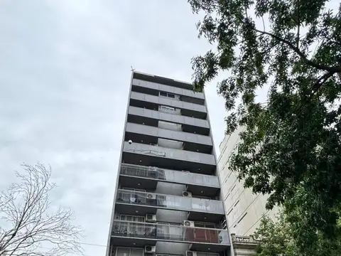 VENTA | PERMUTA - Departamento 2 ambientes con balcón al frente, en Pichincha - APTA CRÉDITO.