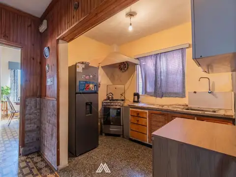 Casa 4 ambientes con 2 baños