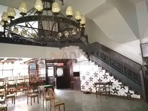 Venta Local 617 m² Apto Gastronomia con Espacio Aereo en Esquina 35 metros de frente. Planta 350 m2