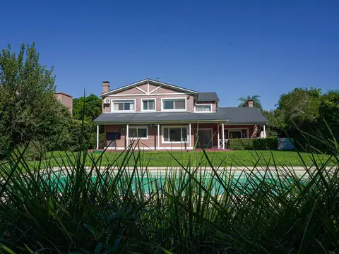 Casa 4 dormitorios en Kentucky Club de Campo