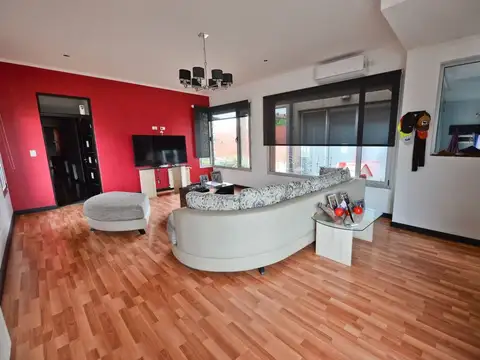Casa en Venta en Coronel Dorrego, USD 242.000