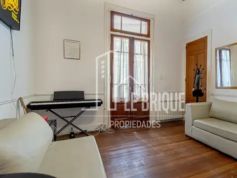 Depto Tipo Casa en Venta en Chacarita, USD 160.000
