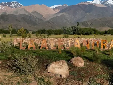 Terreno en Venta en La Carrera, USD 140.000