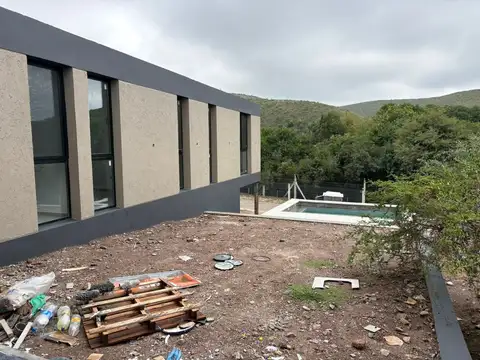 CASA 3 DORMITORIOS COLINAS DE LA DESEADA 