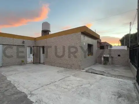 CASA DE 2 DORMITORIOS EN VENTA B° VILLA AZALAIS