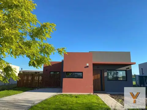 Casa en venta - 3 Dormitorios 2 Baños - Cochera - 150Mts2 - San Sebastián, Escobar