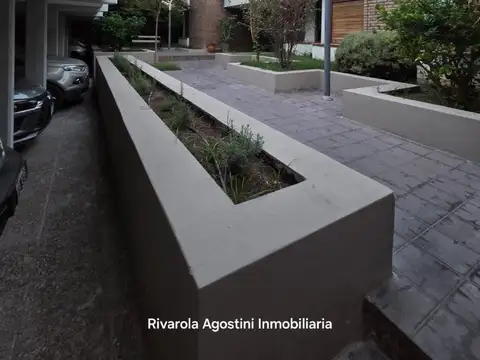 DEPARTAMENTO EN BARRIO BOMBAL - CON COCHERA