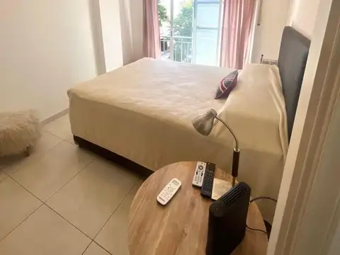 Monoambiente en alquiler temporario para 2 con balcón francés - Zona Plaza Colón