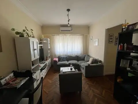 Venta. 3 Ambientes. Balcón. Superí y Los Incas. APTO CRÉDITO