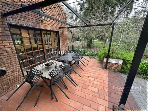 Casa 4 ambientes con 3 baños