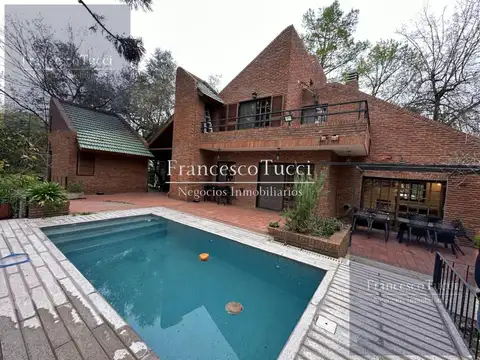 Casa en venta 4 ambientes con pileta en La Tradición