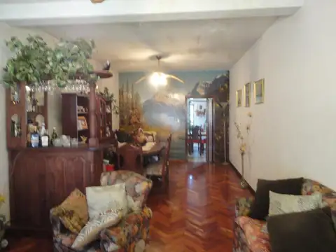 Casa 3 ambientes con 2 baños