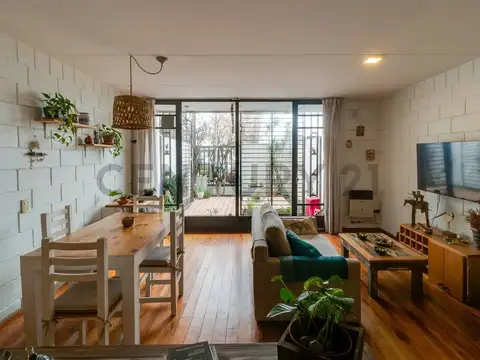 DEPARTAMENTO EN VENTA – 2 DORMITORIOS, PATIO Y GARAGE | TOLOSA