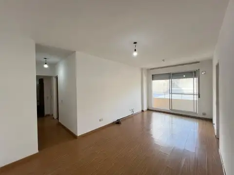 Alquiler Departamento Rosario 2 dormitorios. Echesortu. A 100mts de Av. Francia. Amplio.