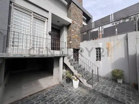 VENTA CASA 4 AMBIENTES CON LOCAL COMERCIAL TIGRE CENTRO