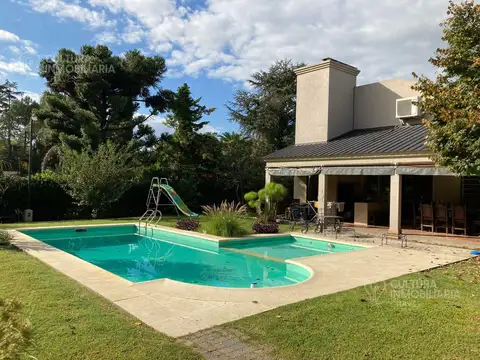 CASA QUINTA VENTA 5 AMBIENTES 20 DE JUNIO PERMUTA