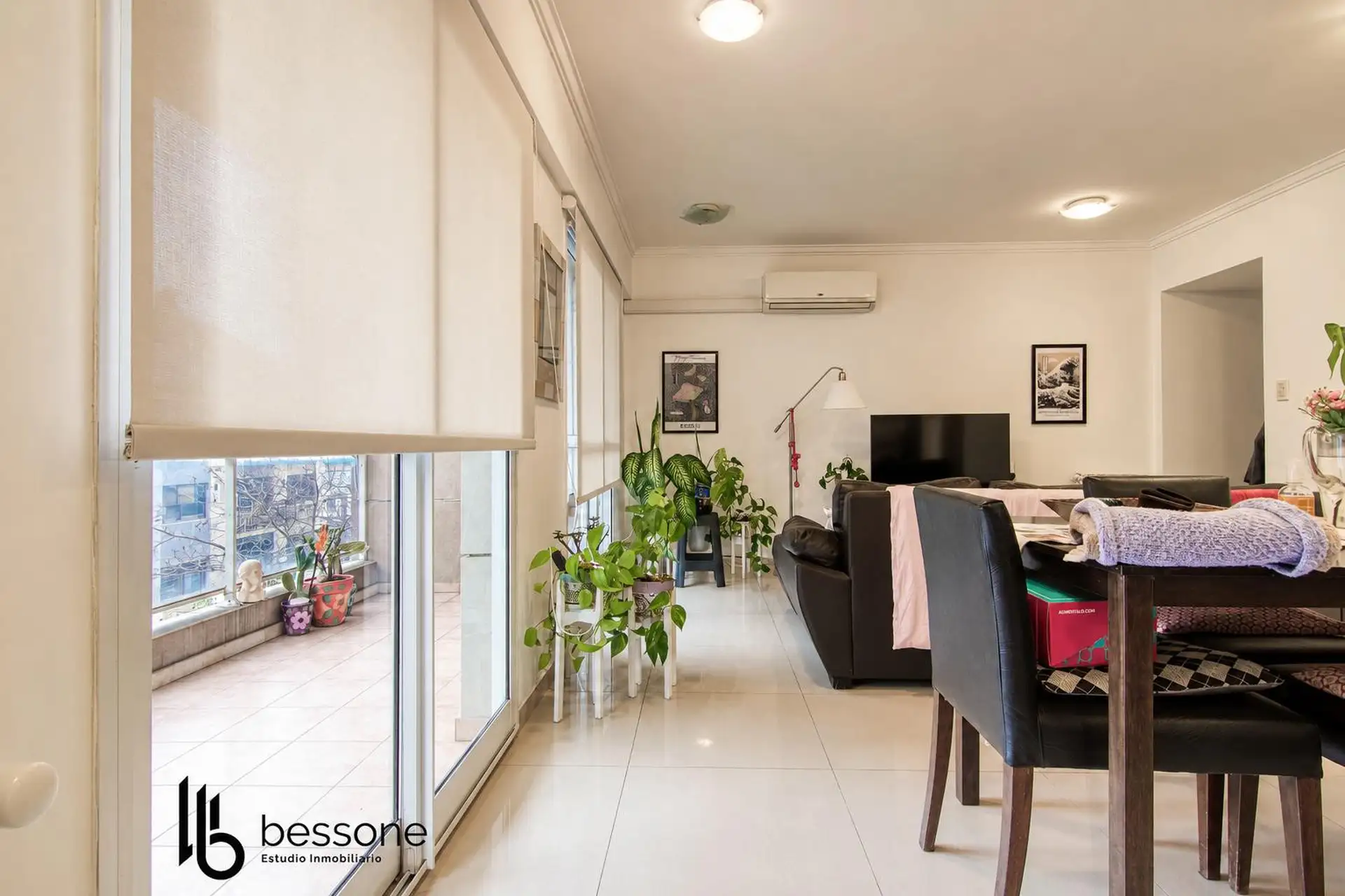 Depto 4 amb, 100m² con balcón terraza y cochera — La Perla Norte