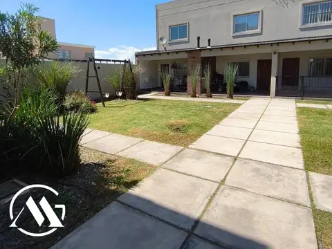 Avenida Juan Manuel De Rosas 1700