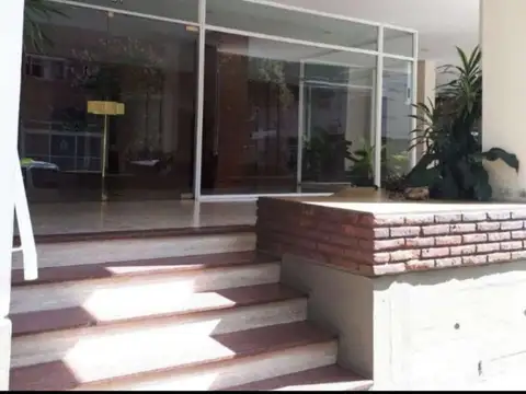 Piso Alto - Super Vista !  Muy Luminoso. Contrato 2 Años