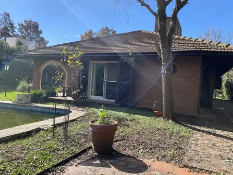 Casa en Venta con 2 cocheras