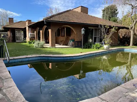 Casa 5 ambientes con 3 baños