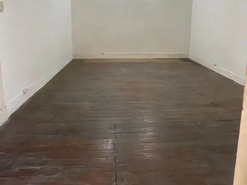 CASA EN PLANTA ALTA - FRANCES - INSTITUCIONES