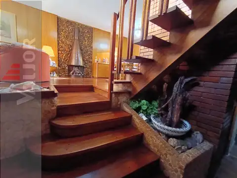 Casa 5 ambientes con 4 baños