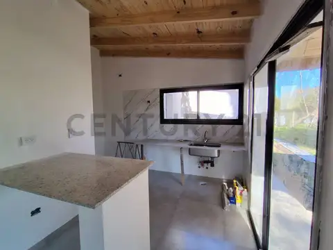 Casa en Venta con 3 cocheras