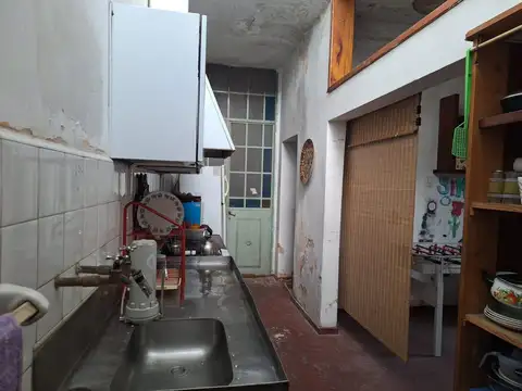 VENTA CASA A RECICLAR O LOTE EN MORON SUR