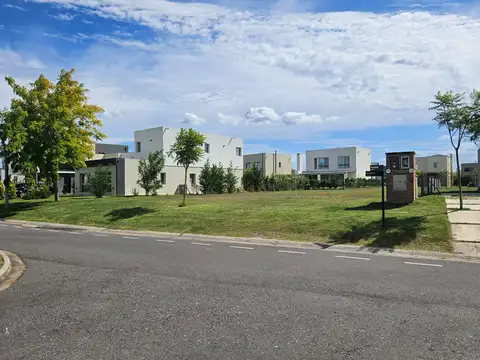 Terreno en Venta 32  mts Fondo