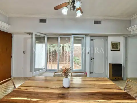 Casa 6 ambientes con 2 baños