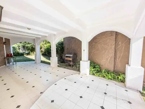 Depto Tipo Casa en Venta de 8 ambientes