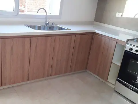 Depto Tipo Casa en Alquiler en Cipolletti, $ 3.000.000