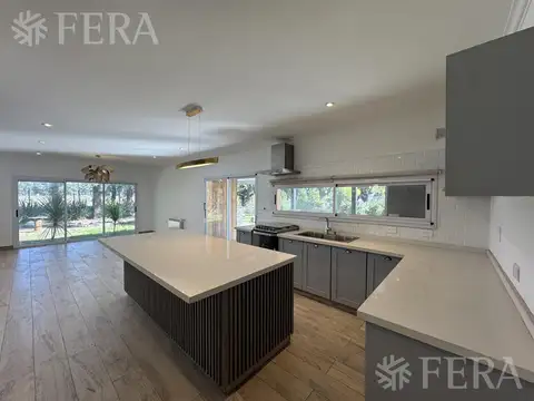 Casa en Venta al Oeste