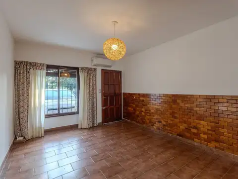 Depto Tipo Casa en Alquiler de 2 dormitorios