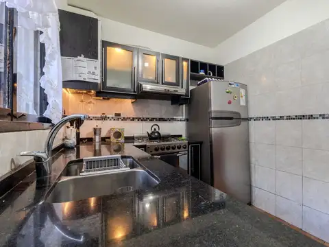 Depto Tipo Casa en Alquiler con 1 cocheras