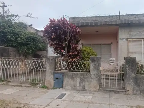 VENTA CASA 4 AMB COCHERA PABLO PODESTA
